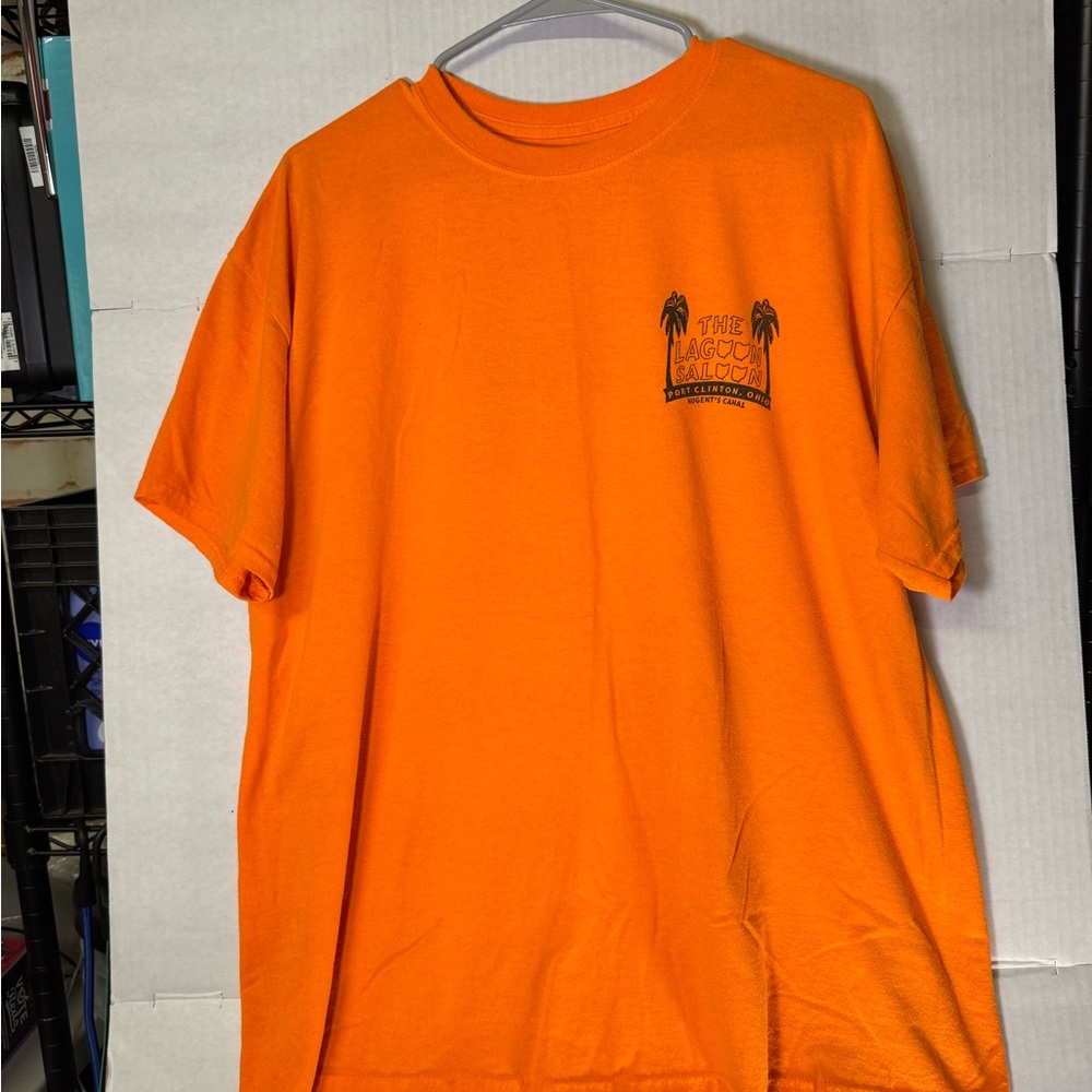 The Lagoon Saloon Port Clinton Ohio Pizza Beer Graphic T Shirt Oragne Men’s XL